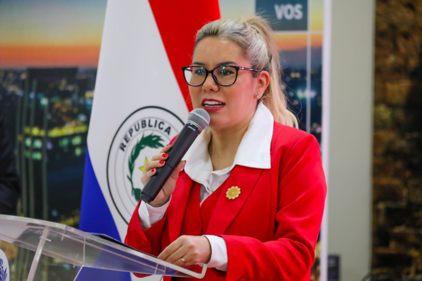 Angie Duarte, ministra de Turismo, presentó informe de gestión